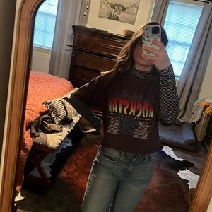 Cropped long sleeve shirt